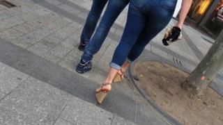 MILF's Big Booty In High Heels 